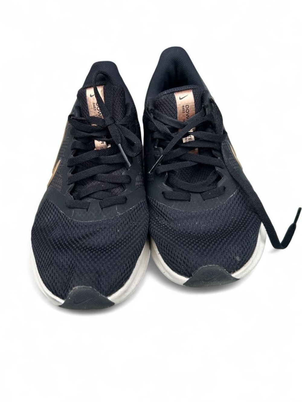 Nike Downshifter 11 Black Gold Running Sneakers Women’s 7.5 Athleisure Gym Shoes - Picture 2 of 6